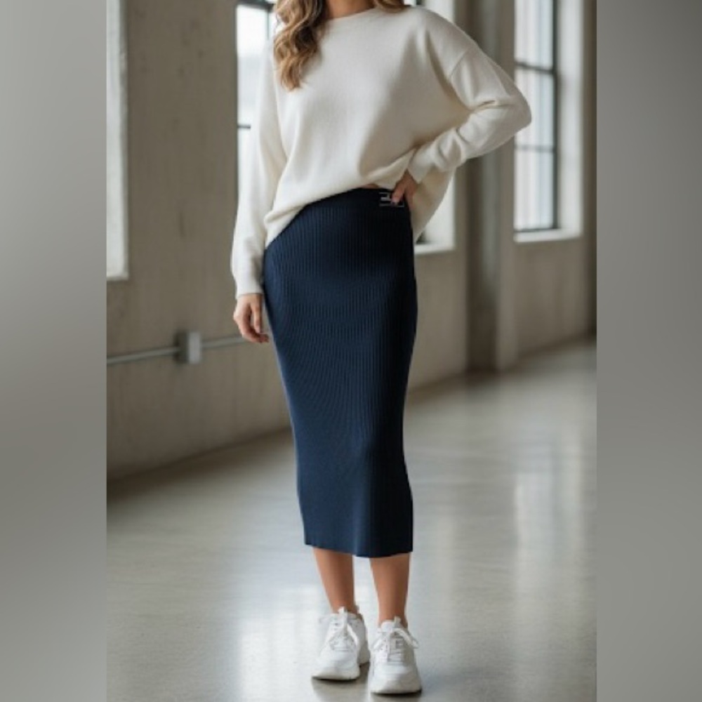 MadHappy Maha Knit Fall Navy Midi Skirt Size Small
